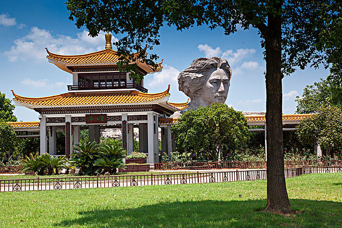 青年時代を過ごした毛沢東の巨大な彫像が立つ橘子洲(李さん特別編)